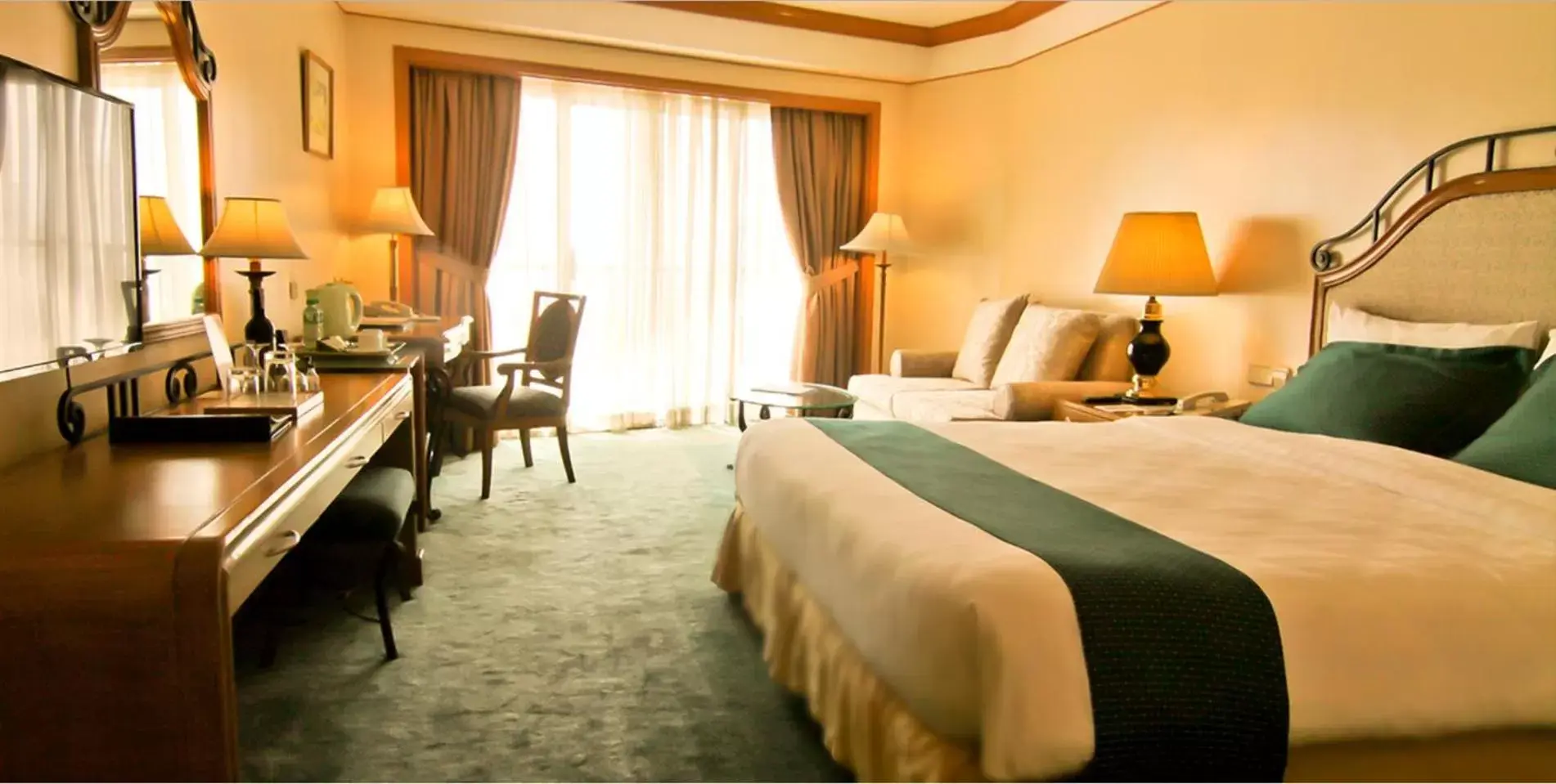 Photo of the whole room in Century Park Hotel
